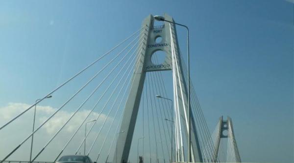 un barbat s a urcat pe podul de la agigea in semn de protest trafic restrictionat