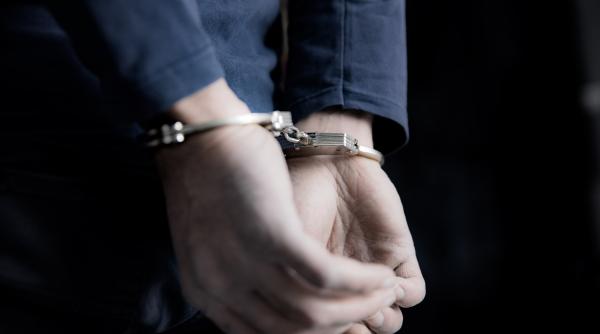 caz revoltator in sibiu copil gasit legat in casa de tatal lui barbatul a fost retinut de politisti