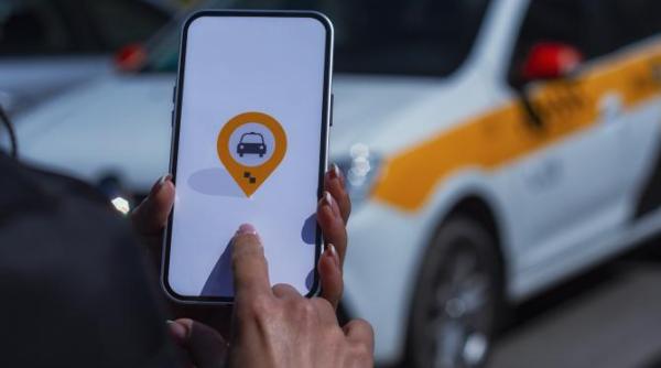 un sofer de ridesharing din capitala ar fi incercat sa violeze o clienta dupa ce a dus o pe un camp cum a scapat tanara