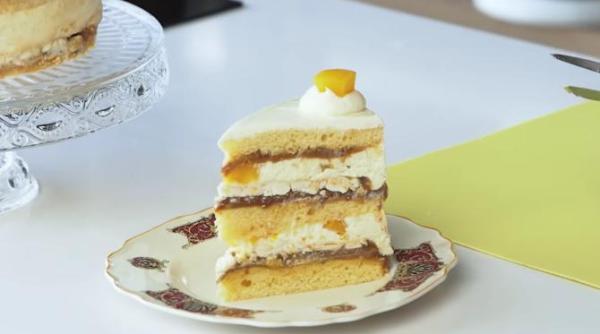 chaj desertul cu piersici care a cucerit internetul este delicios si usor de pregatit