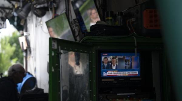 fbi publica primele imagini cu o persoana de interes in asasinarea lui charlie kirk foto in articol