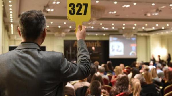 un exemplar rar al masinii de calcul a lui pascal scos la licitatie