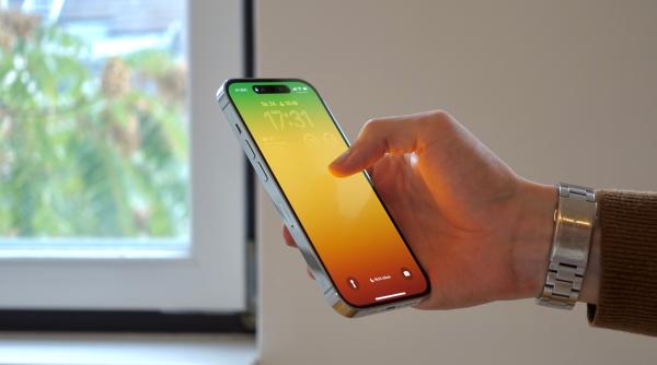 apple a lansat ios 26 ce aduce noul software