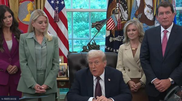 donald trump a semnat decretul de desfasurare a garzii nationale in memphis