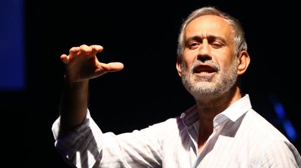 viata e un poem poezia muzica si teatrul se intalnesc intr o experienta scenica unica la tnb