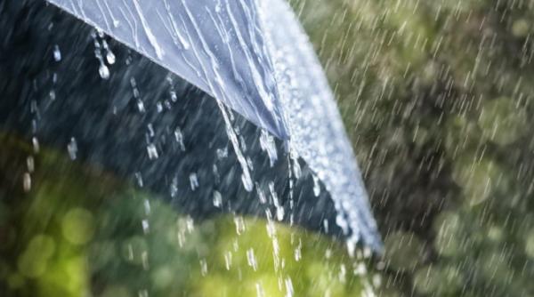 cod galben de averse torentiale in doua judete