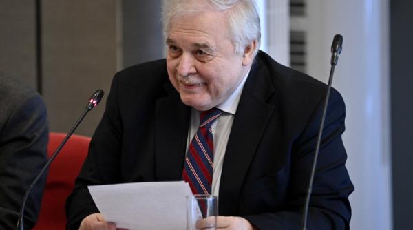 de ce se leaga politicienii de scaun athanasiu in momentul in care faci asa ceva nu mai onorezi functia