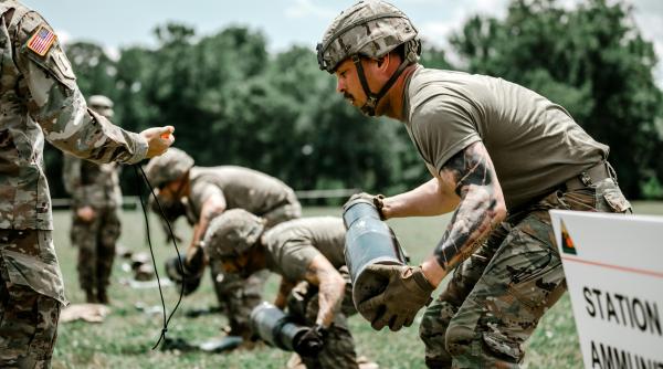 agentii 007 doi romani protagonisti ai unui scandal international de spionaj