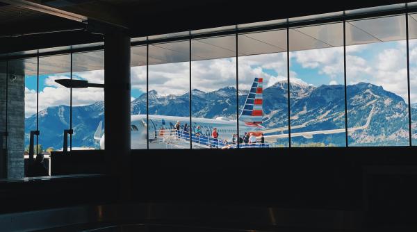 unul dintre cele mai frumoase aeroporturi din lume dar si cel mai periculos din america faa trage un semnal de alarma