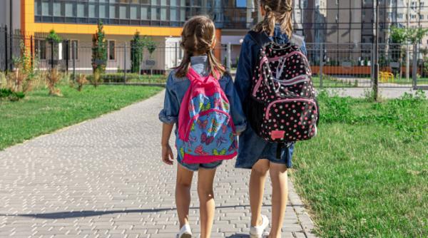 romania ar trebui sa ia exemplu de la suedia un moldovean dezvaluie de ce fetitele lui merg fericite la scoala