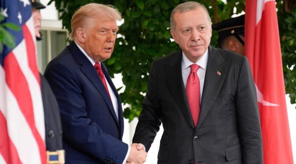 trump il numeste pe erdogan un om foarte dur si cere ankarei sa opreasca achizitiile de petrol din rusia