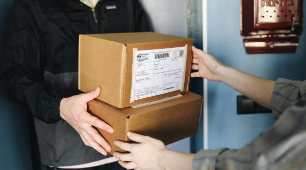 anaf are de la curieri lista romanilor care au trimis colete cu plata ramburs cine sunt cei vizati de anti frauda