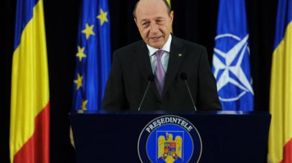 de ce nu a mers basescu la votul pentru r moldova alaturi de sotia sa