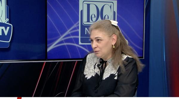 doua decenii pentru educatie si dreptate povestea profesoarei elena radu