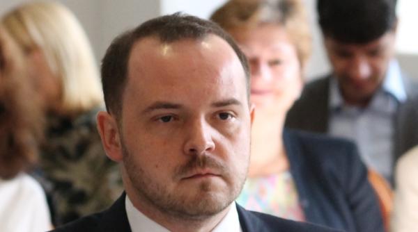 revolutie cu asigurarile de sanatate rogobete cere spargerea monopolului cnas casa de sanatate de acord