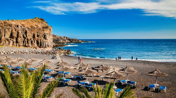 jandarmi romani in tenerife cu ce scop sunt trimisi in zone preferate si de turistii romani foto in articol