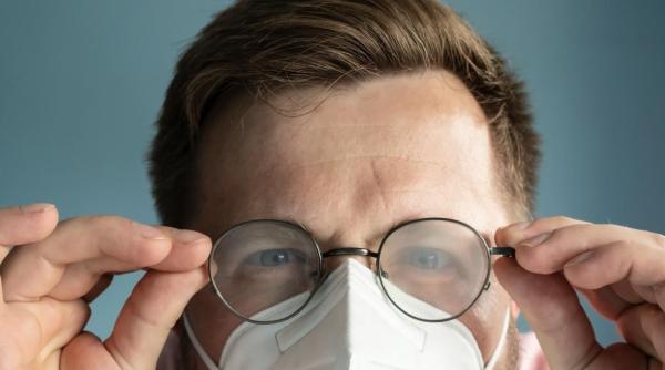 ce sa faci ca sa nu ti se mai abureasca ochelarii trucul simplu care chiar functioneaza