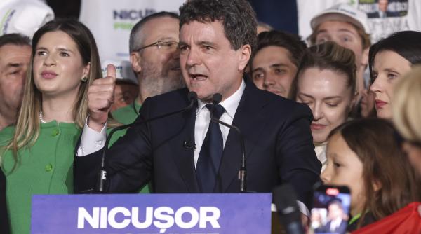 cercul restrans al lui nicusor dan surprins in imagini cine sunt oamenii lui de incredere galerie foto