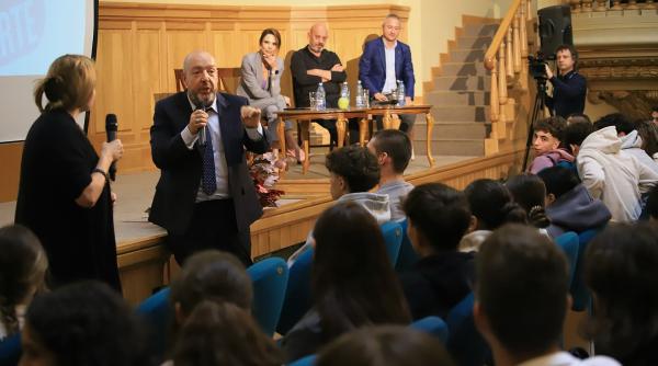 dependenta de smartphone si alternativele subiectul saptamanii la de ce citim video