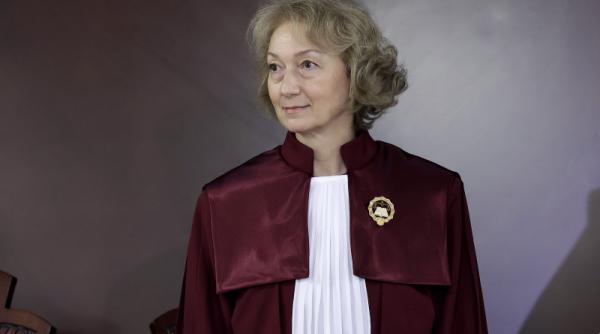 decizia ccr pe reforma pensiilor magistratilor prelungeste agonia din justitie blocaj in guvern sute de mii de salariati afectati