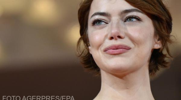 spectacol total la avanpremiera filmului bugonia fanii s au ras in cap pentru a o vedea pe emma stone