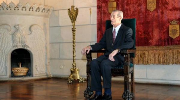 25 octombrie ziua armatei romane dar si ziua de nastere a regelui mihai i