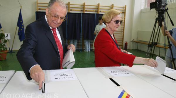 singurul moment cand nina iliescu iesea in public cu sotul simona miculescu stiu motivele si o respect enorm pentru asta