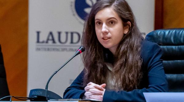 complexul educational laude reut doua absolvente incluse forbes romania30 under 30