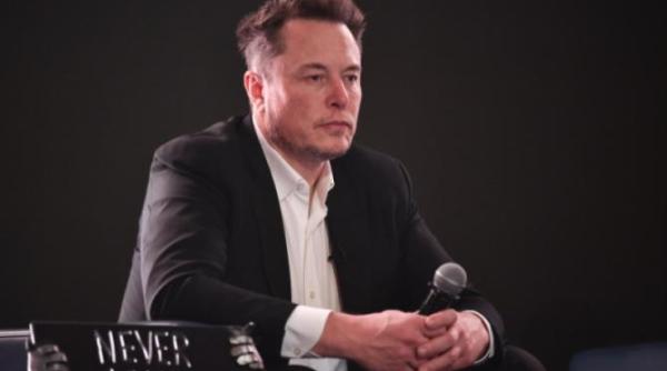 tesla spune ca elon musk ar trebui sa fie platit cu 1 trilion de dolari
