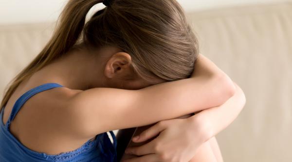 o fetita adoptata a ajuns la spital cu malnutritie severa cantarea 20 de kilograme