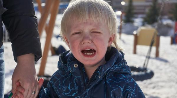parentingul vechi se reinventeaza sa lasam copiii sa invete pe calea grea fafo cea mai recenta tehnica