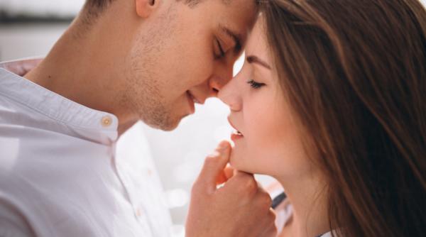 cat de vechi este de fapt primul sarut afla ce spun cercetatorii