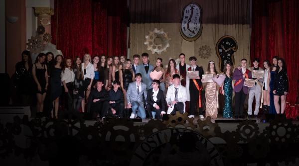 colegiul national unirea din focsani liceul unde performanta intalneste creativitatea la superlativ