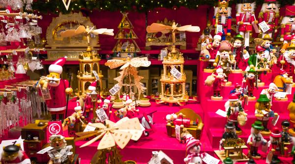 targul de craciun bucuresti se deschide pe 29 noiembrie cel mai mare brad ecologic din romania