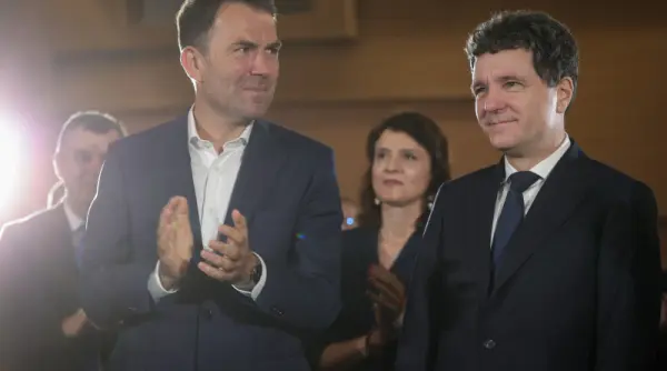 nicusor dan rade intrebat daca ar trebui sa se retraga catalin drula pentru anca alexandrescu