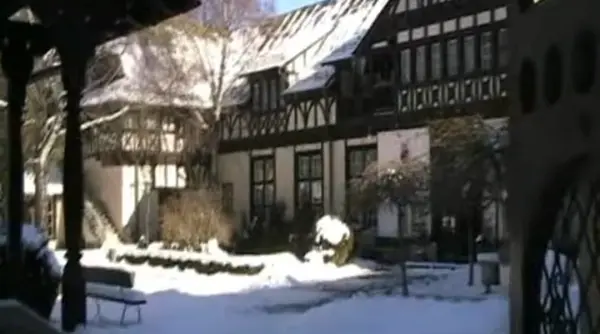familia regala vinde hotelul furnica din sinaia aflat langa castelul peles costa cat o vila in dorobanti