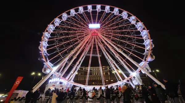 targul de craciun bucuresti 2025 program atractii si iluminat festiv in capitala