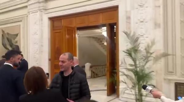 ofiterul de presa care i a imbrancit pe jurnalisti pentru ca voiau sa i adreseze intrebari lui bolojan cercetat disciplinar