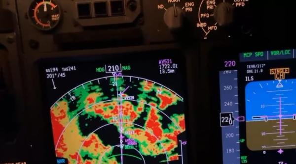 cum se vede ciclonul adel din avion imagini spectaculoase surprinse in timpul unui zbor bucuresti atena video