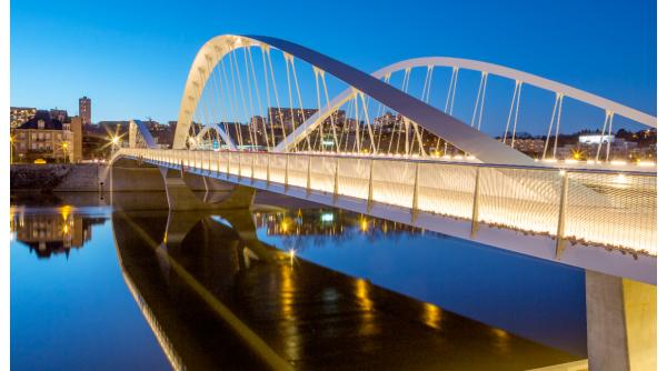 podul messina italienii au iesit in strada impotriva unui proiect care ar scoate sudul tarii din saracie