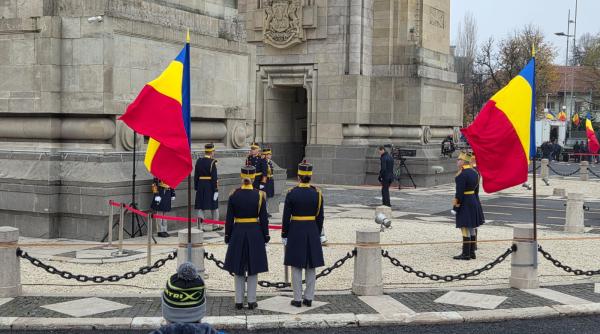 imaginile zilei de la parada de 1 decembrie cu grindeanu si basescu