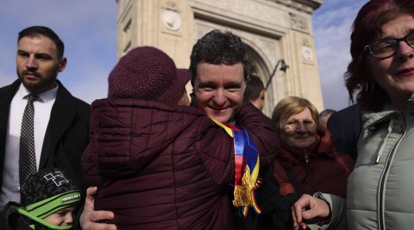 nicusor dan stangaci in protocol ofera imagini fara precedent la parada nationala de 1 decembrie