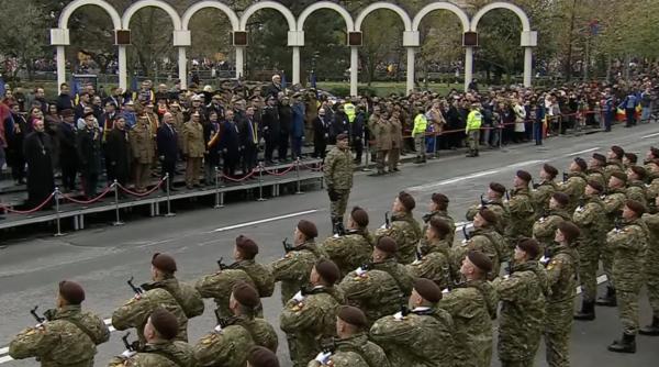 parada de 1 decembrie in alba iulia ilie bolojan primit cu huduieli imnul romaniei acoperit de injuraturi