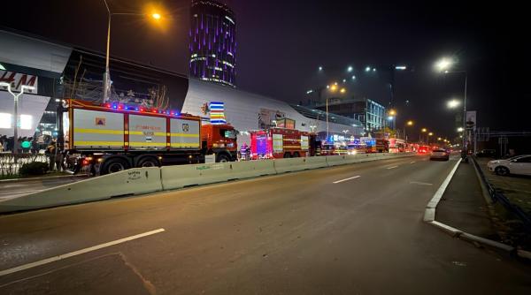 incendiu la un centru comercial de pe calea floreasca zeci de pompieri au intervenit de urgenta