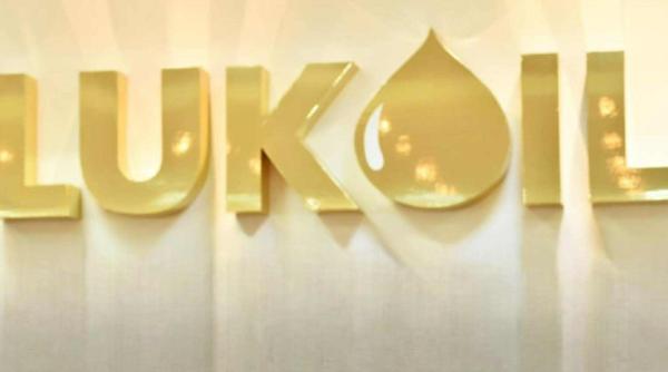 lukoil pe lista de achizitii a unui afacerist care a detinut o platforma pentru adulti