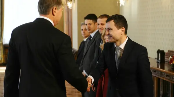 nicusor dan si klaus iohannis sarbatoare impreuna avem o singura necunoscuta