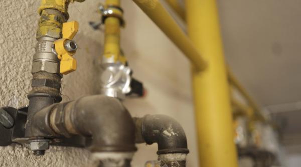 Alertă de gaz la o secție de votare din București: intervenții repetate ale echipelor de urgență