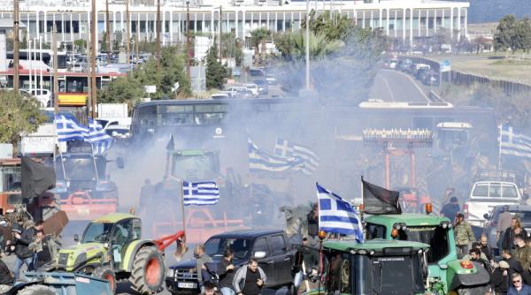 mae atentionare de calatorie in grecia protestele fermierilor iau amploare