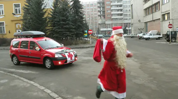 maratonul mosului traditia de 35 de ani a crucii rosii harghita continua sa aduca bucurie copiilor