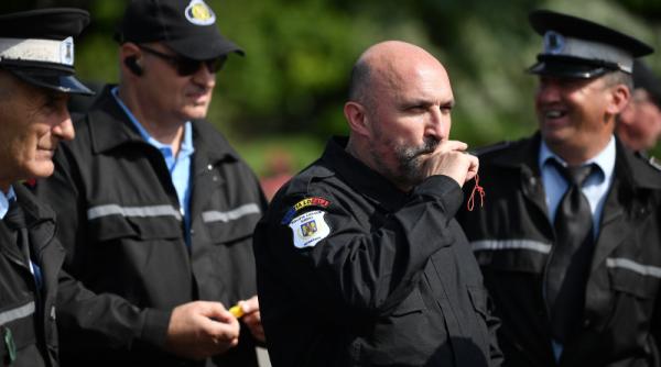 titi aur daca l ai facut din paznic politist local si acum are dreptul sa anuleze permise nu e in regula